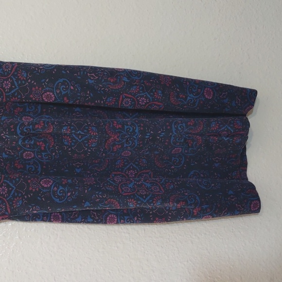 USED BANANA REPUBLIC SIZE 0 PRINT DRESS HAS HOLE IN CENTER AS SEEN IN PHOTOS - Picture 10 of 10